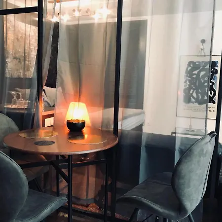 Hotel Enthusiast I Signature Place *