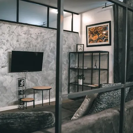 Hotel Enthusiast I Signature Place
